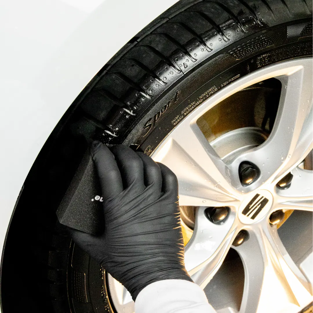 ABRILHANTADOR DE PNEUS 5L